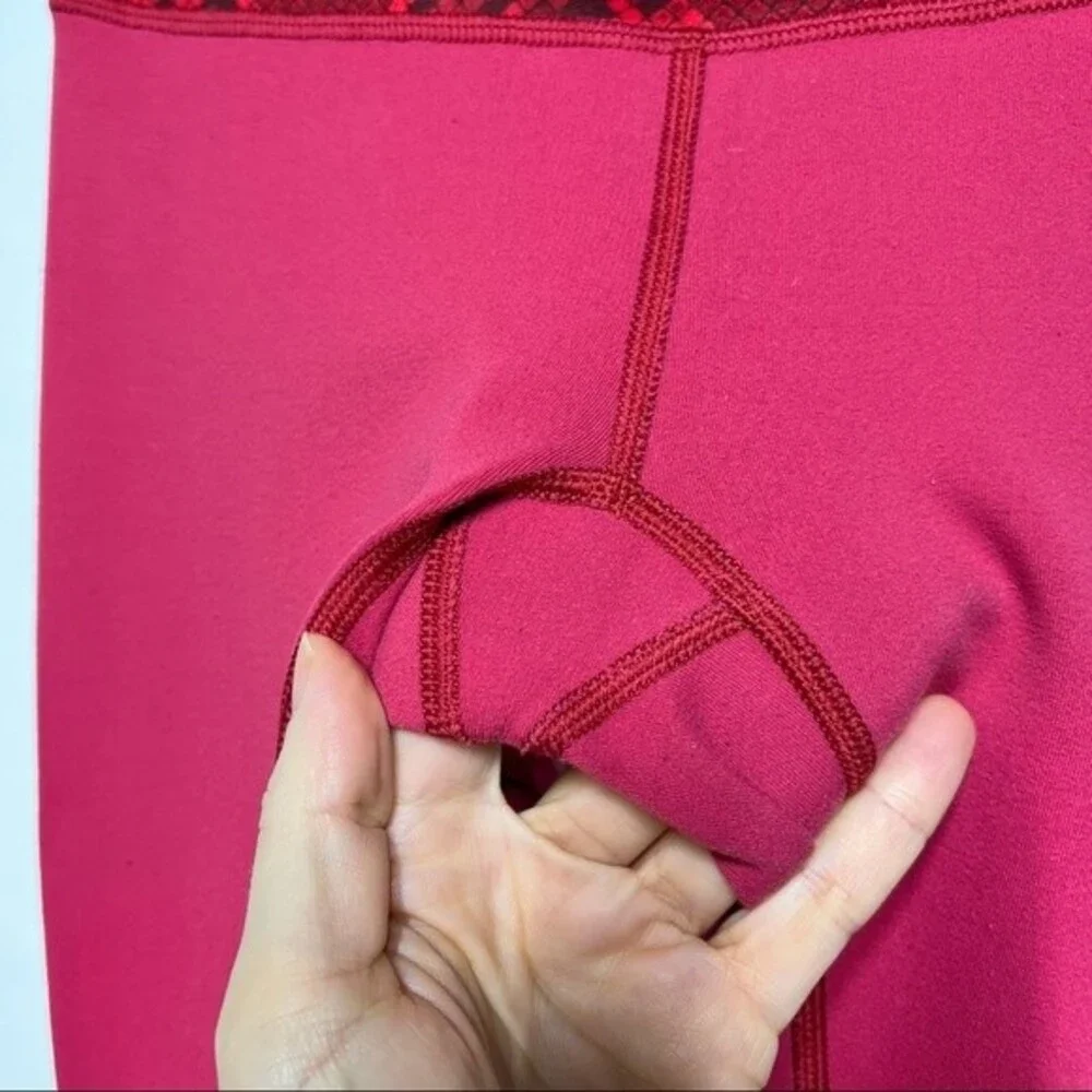 Lululemon Wunder Under Pant III (Reversible) Cranberry / Alarming 4